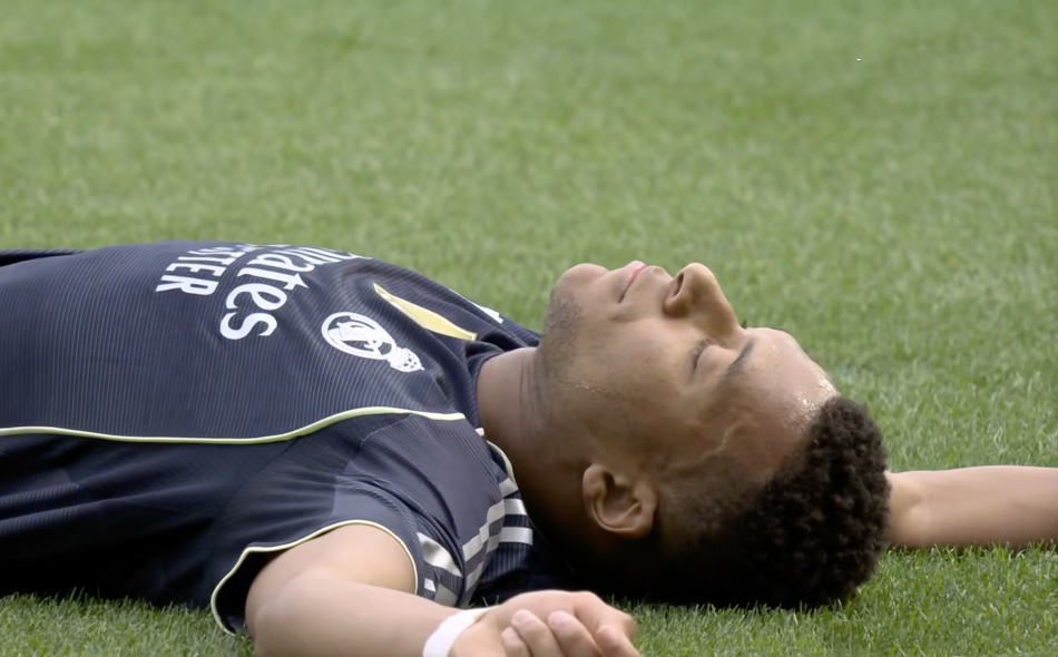 分钟, 的红牌, 姆巴佩近距