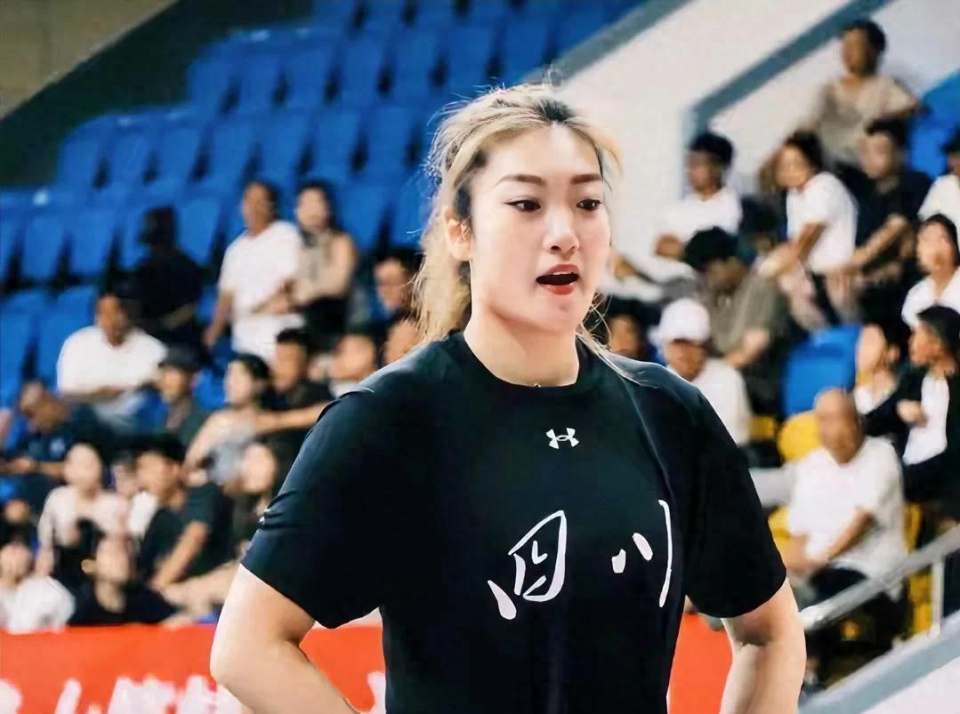 事成为三人, inews