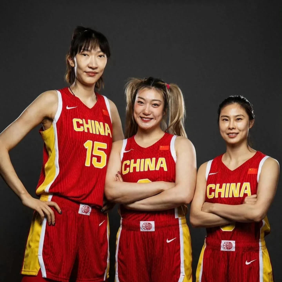 zUvr, zwkME, 事成为三人